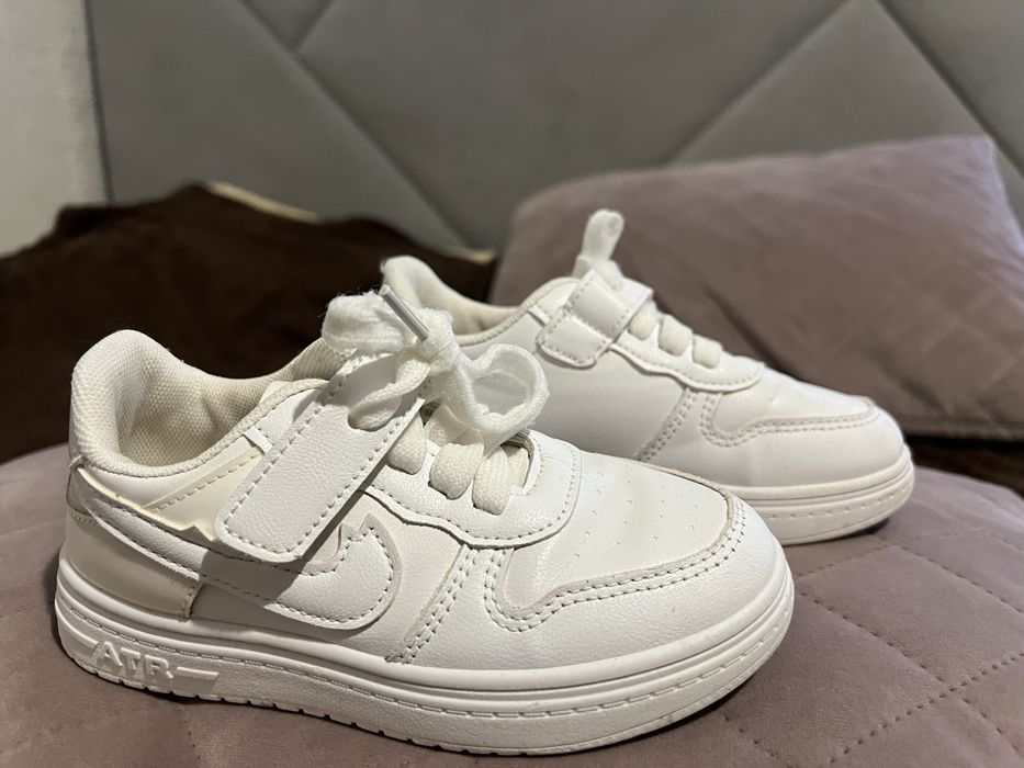 Кросівки в гарному стані