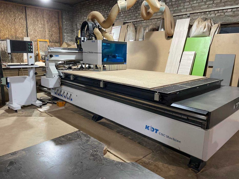 Фрезерний верстат з ЧПК KDT KN-2710DE