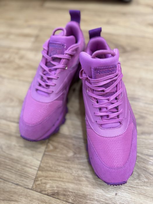 Жіночі кросівки нереально круті