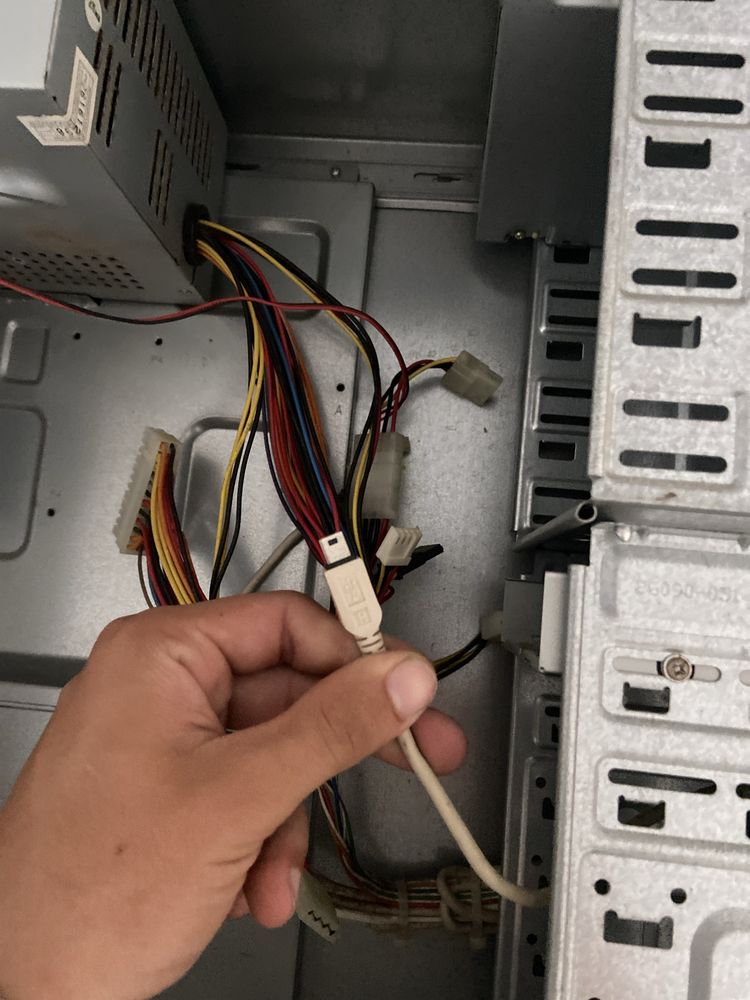 Vendo pc antigo com pinos partidos