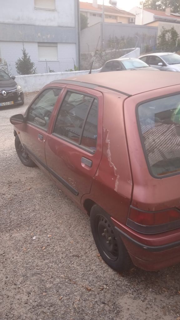Vendo Renault Clio em bom estado
