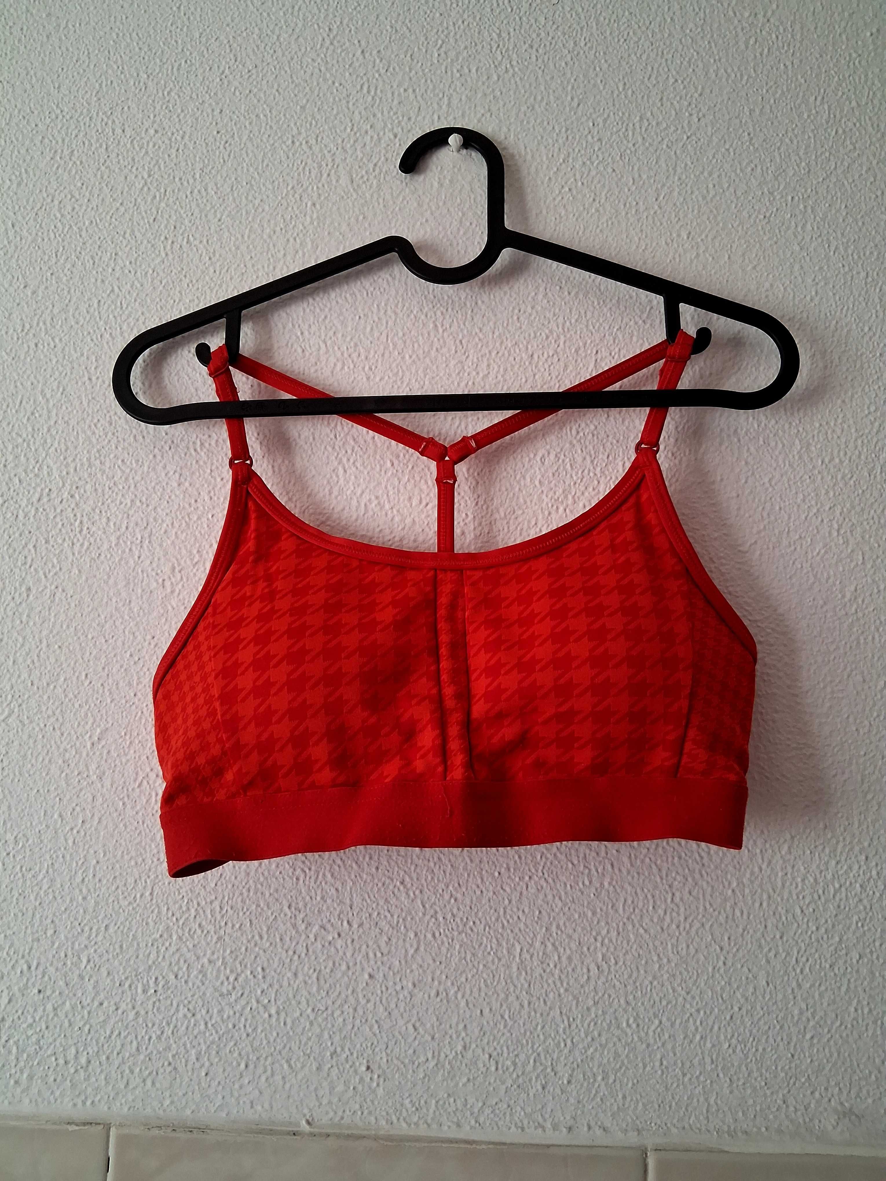 Conjunto desportivo Nike.