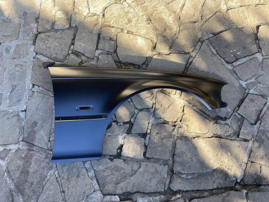 Nowy błotnik prawy przód BMW E46 Coupe/Cabrio Przed Lift 99-03