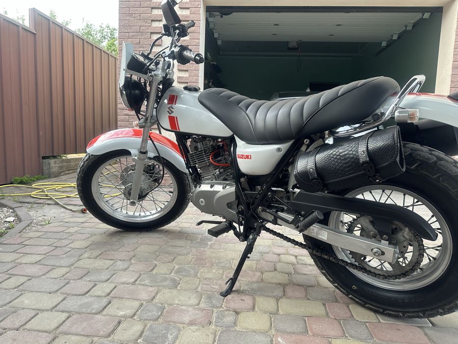 Suzuki van van 200
