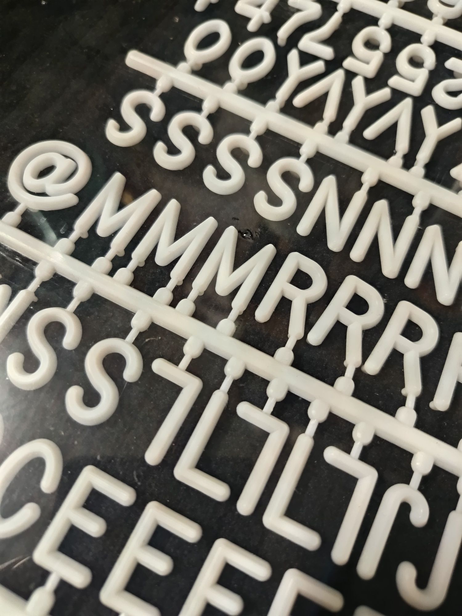 Quadro negro com letras