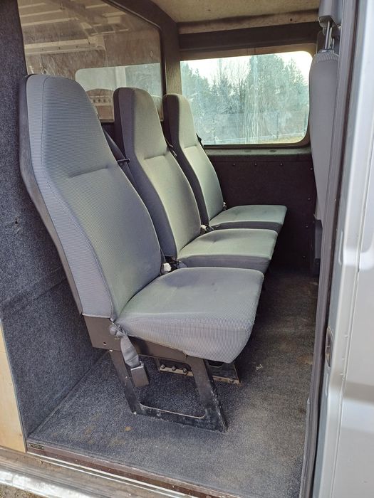 Peugeot Boxer brygadówka 6 osób