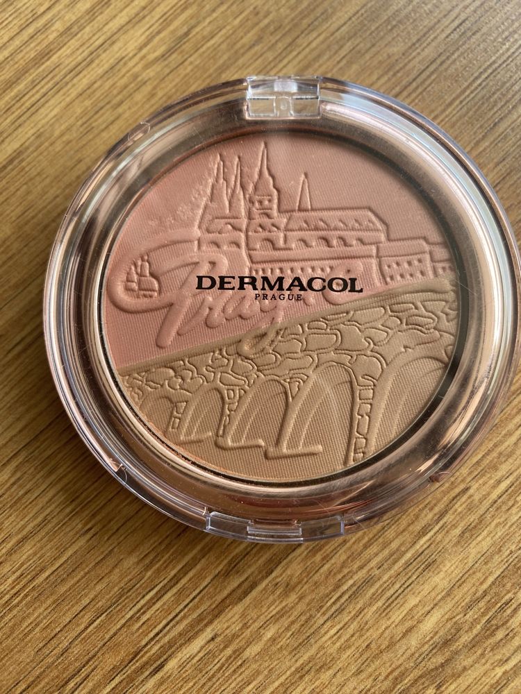 Bronzer e Iluminador Dermacol