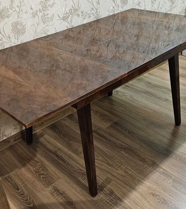 Стіл розкладний дерев"яний лакований