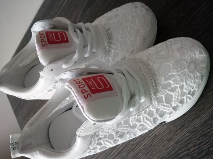 Sprzedam piękne buty na platformie NOWE 37
