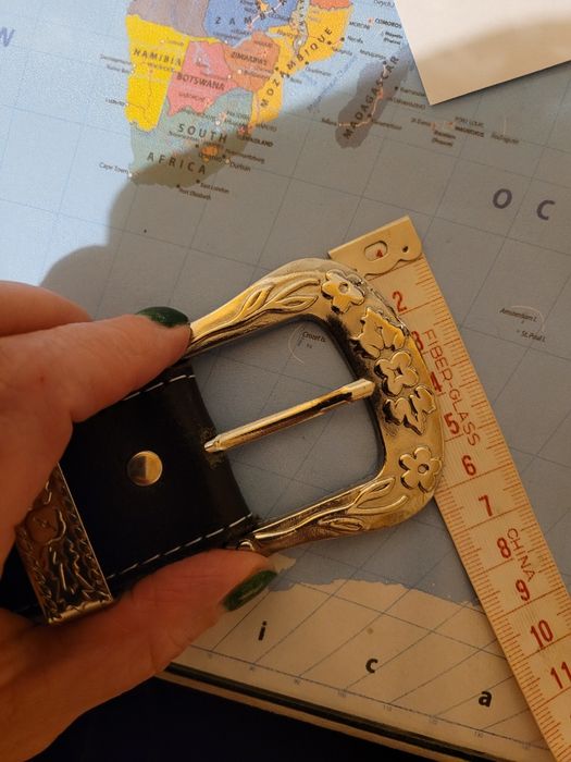 Unikatowy skórzany czarny pasek damski Vintage rozm. M