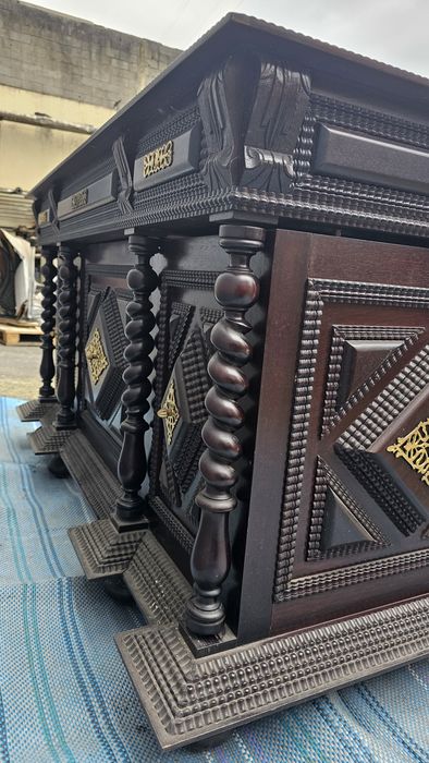 Secretaria e mesa de apoio madeira torcida