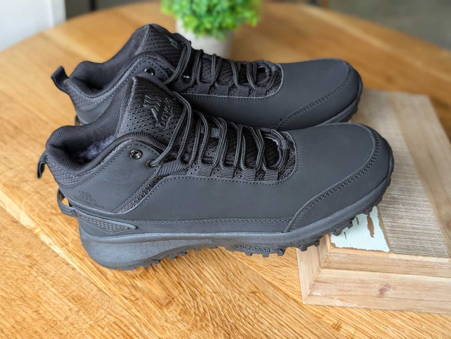 Чоловічі зимові кросівки черевики теплі і комфортні. водонепроникні