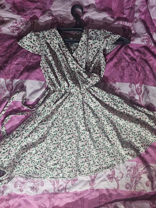 Платя літо на дівчинку