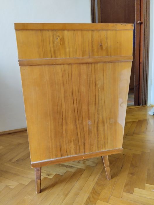 Stolik RTV w stylu PRL