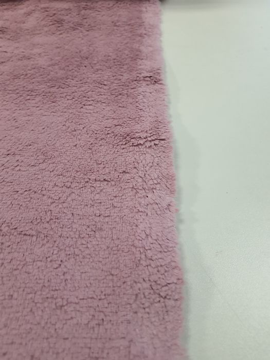 Futerko brudny róż szer.152 cm.