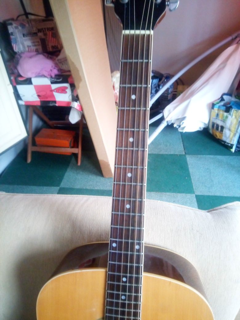 Guitarra Samick.