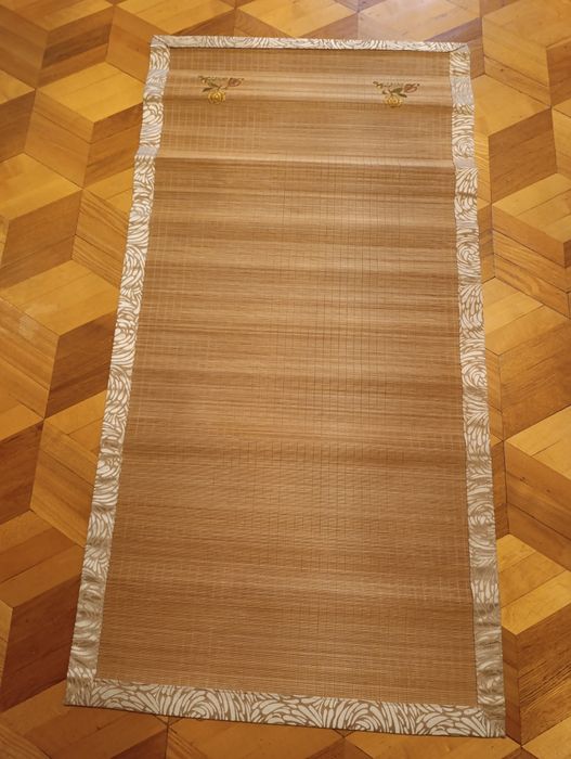 Бамбуковый коврик с тканевой окантовкой