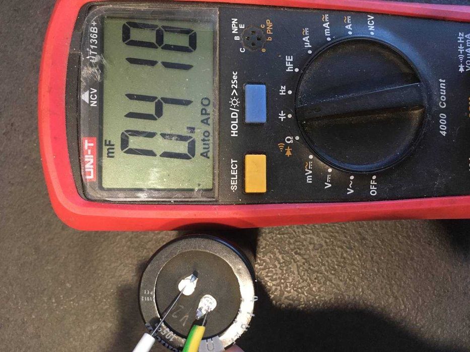 Конденсатори електролітичні 470мкФ, 500В