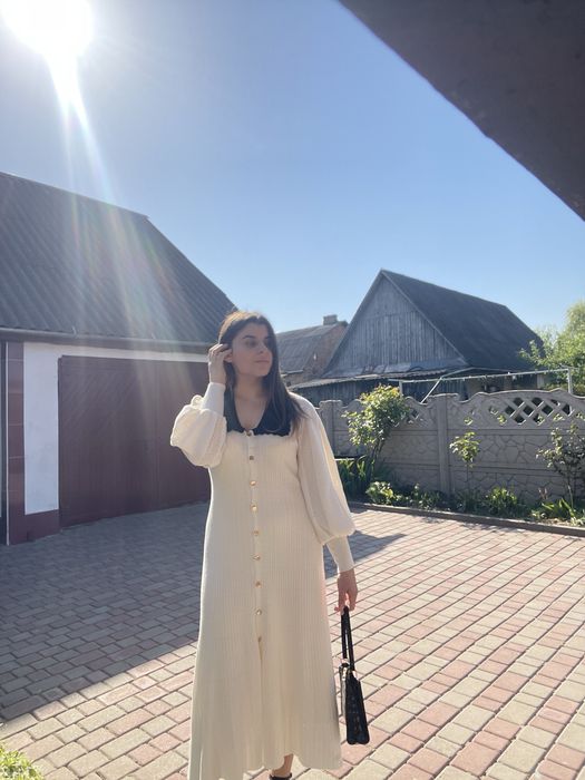 Шикарне біле плаття