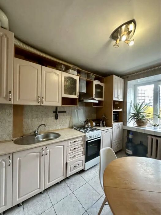 Срочно ! Продам 4к квартиру Победа 5 Петра Дорошенко