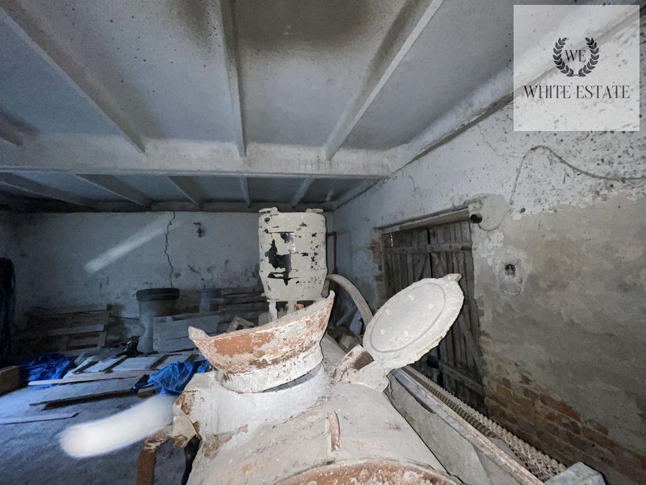 Продаж склад на ділянці 14 соток