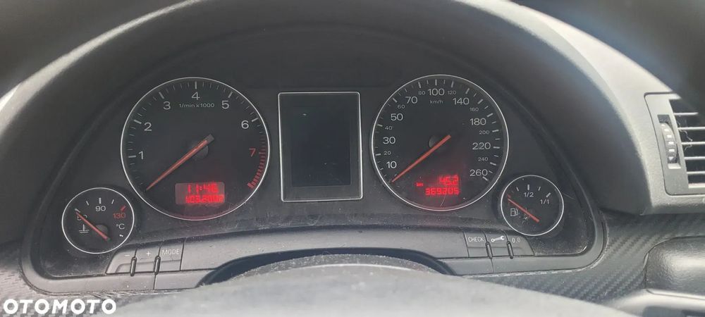 Licznik Audi A4 B6 Benzyna 2002