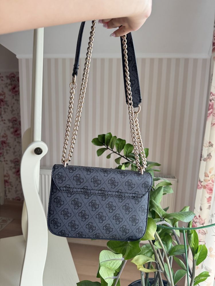 Сумка Guess оригінал в ідеальному стані