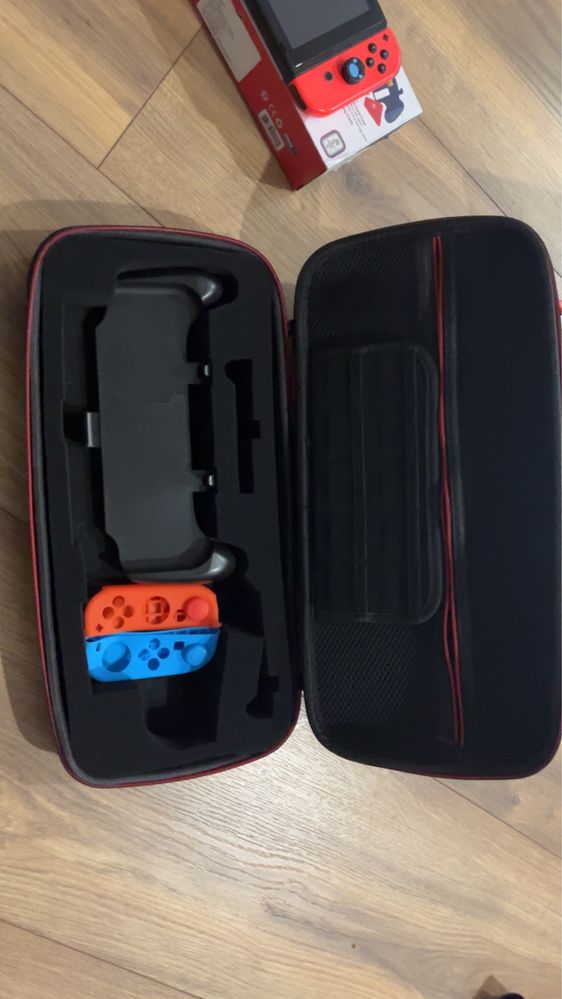 Nintendo Switch V2 – Komplet w idealnym stanie!