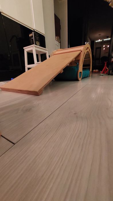 Bujak Montessori że zjeżdżalnią, stolikiem + poduszka