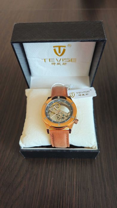 Zegarek męski Tevise.