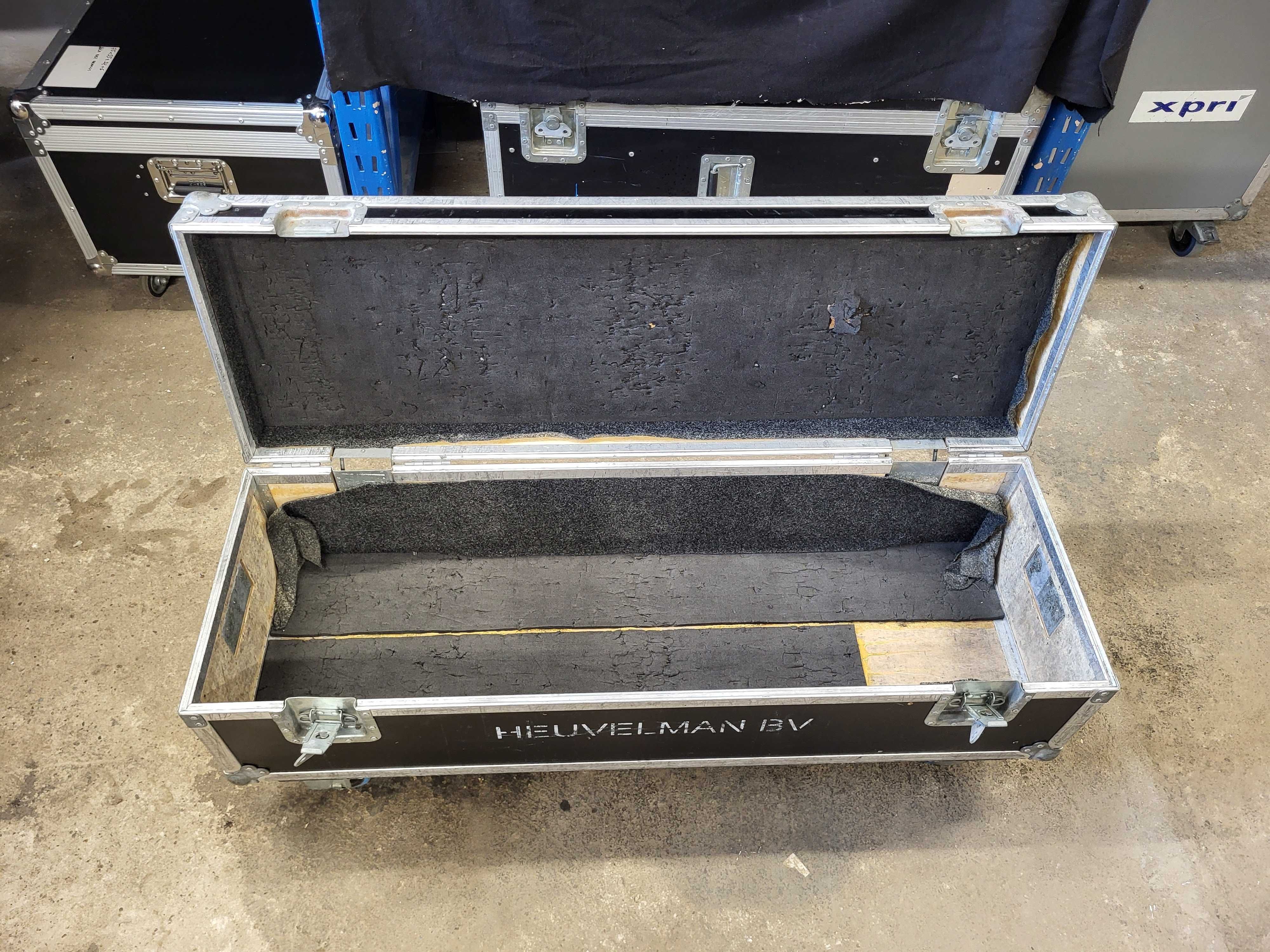 120x37x30 Case skrzynia, koła // FAKTURA