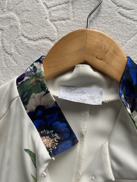 Неймовірна сукня під вишивку з квітами розмір S