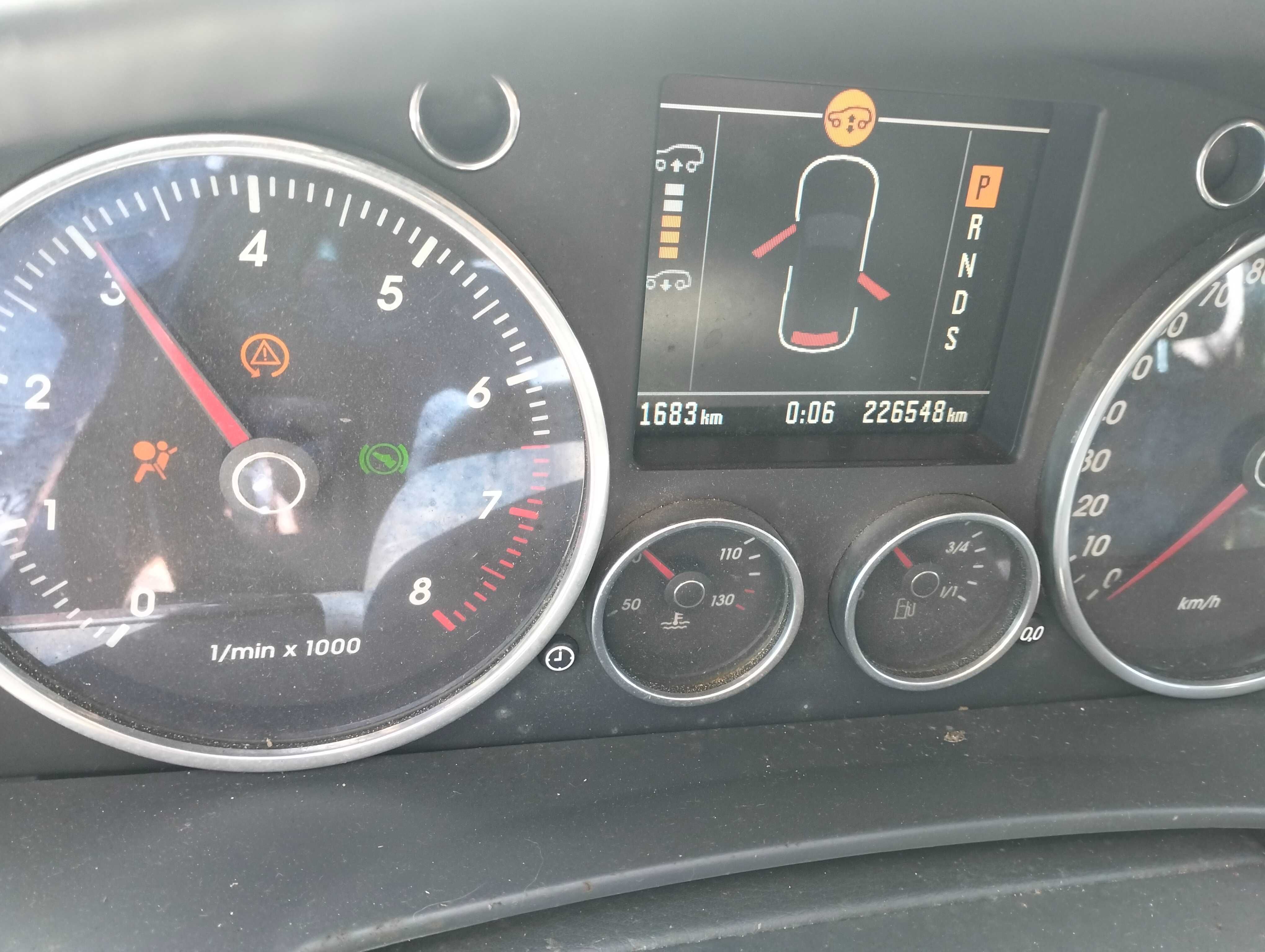 VW Touareg 4,2 benzyna automat