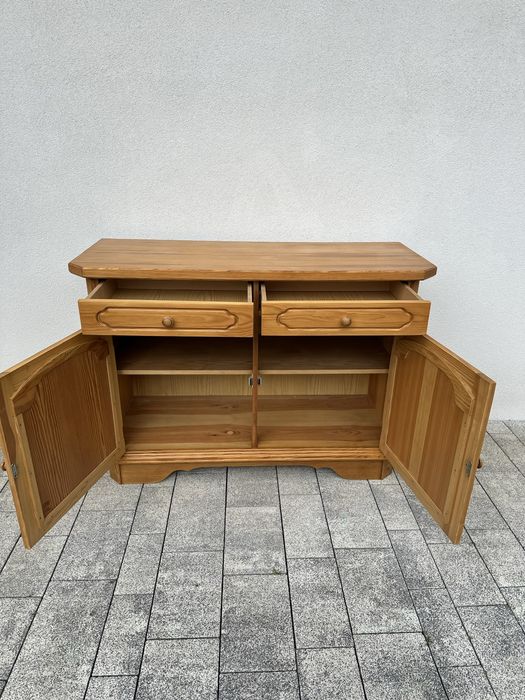Komoda /Kredens ZEFAM PRL – odnowiona, drewno sosnowe, vintage retro