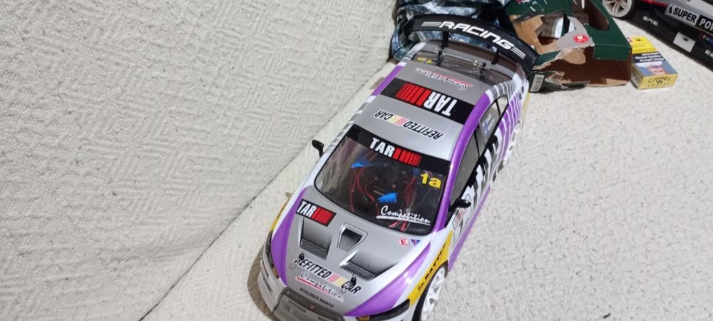 Samochód zdalnie sterowany z pilotem70km/h