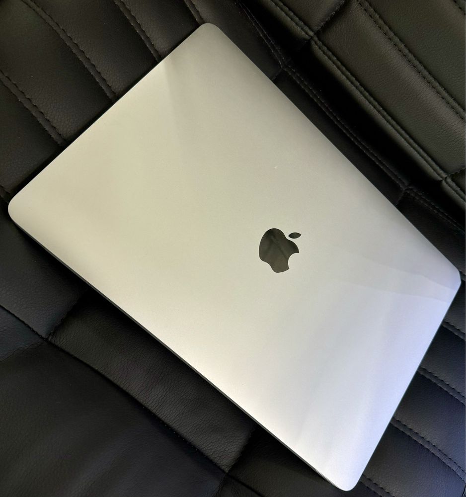 MacBook Air A1932 2019 i5/8/128 на запчасти/под востановление,матрица