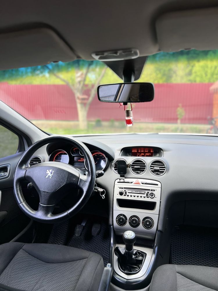 Продам пежо 308sw 2010
