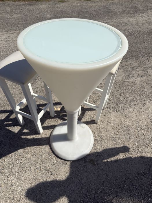 2 Mesas bar com tampo em vidro branco