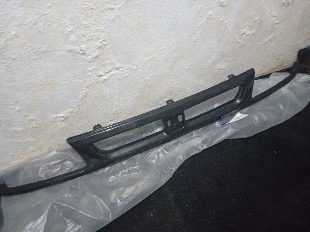 Grelha frontal ( SEAT Ibiza 6k)