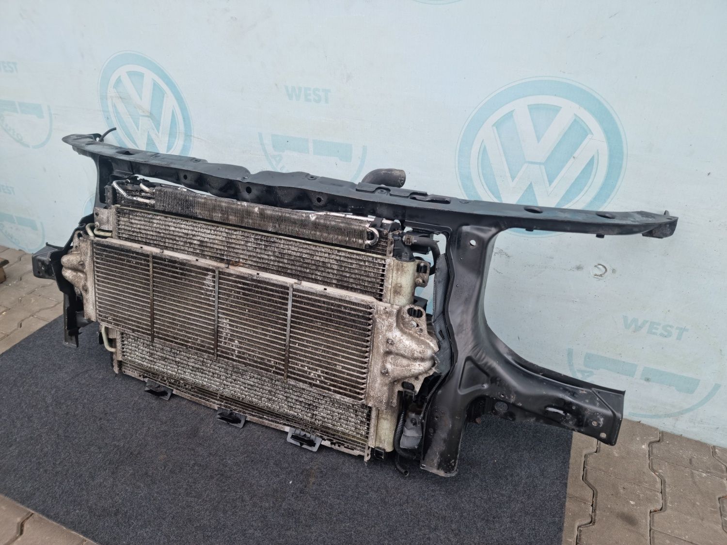 Телевізор VW T5 Радіатор охолодження Інтеркулер климы Передня панель