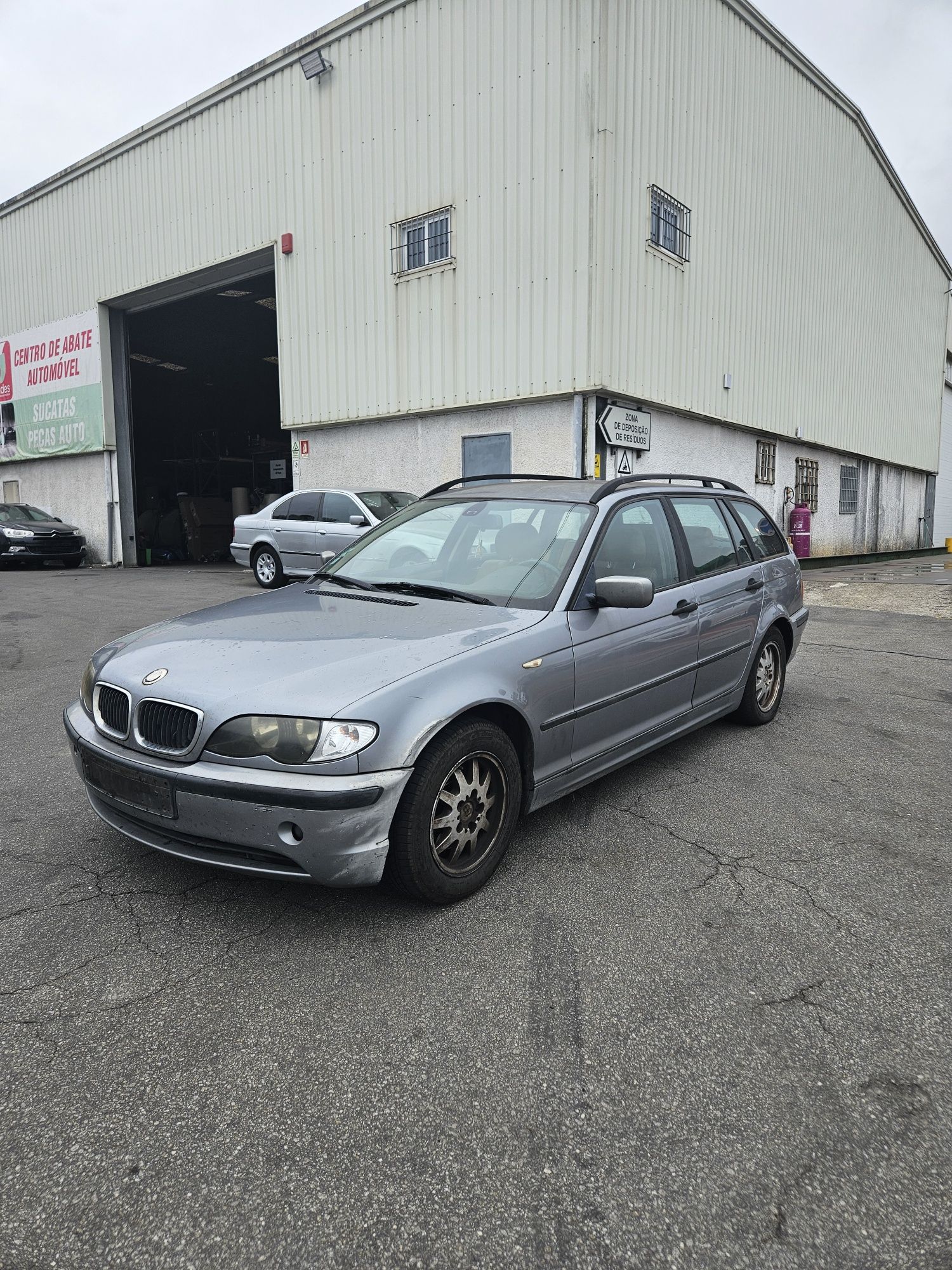 BMW E46 320D Touring de 2004 para peças
