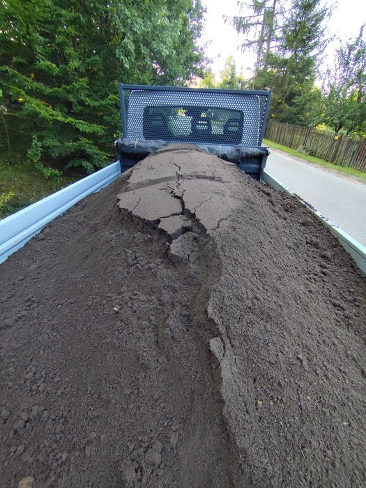 Czarnoziem siany ziemia ogrodowa z dostawą małą wywrotką do 4 ton