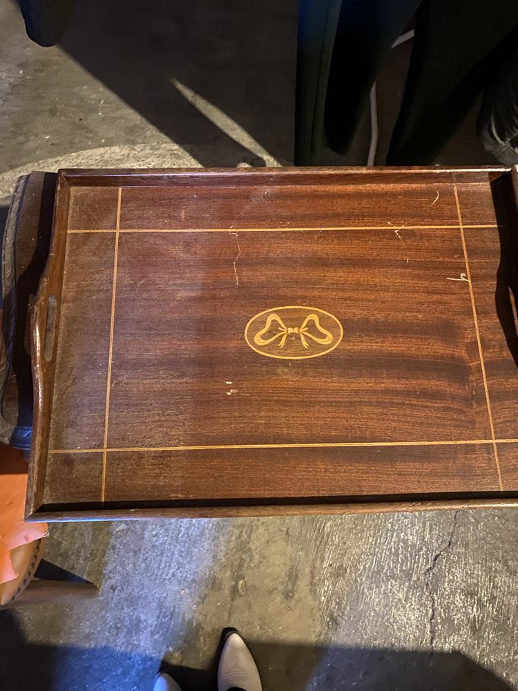 Tabuleiro madera maciça envernizado com laço