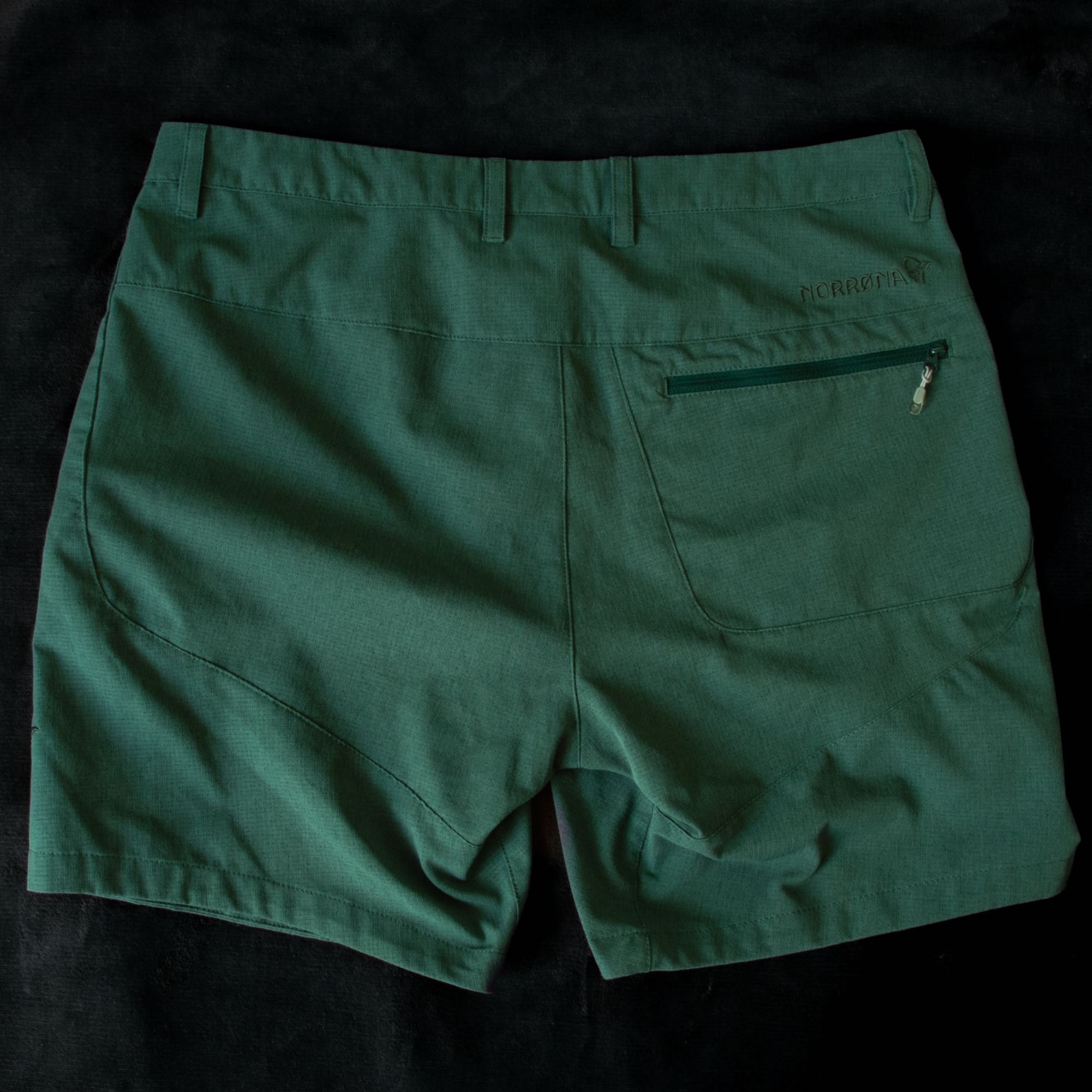 Norrona Bitihorn, oddychające spodenki sportowe, roz. M, forest green
