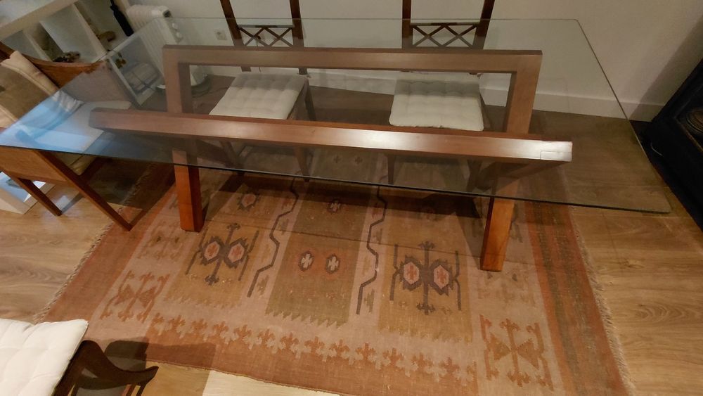 Mesa com tampo de vidro