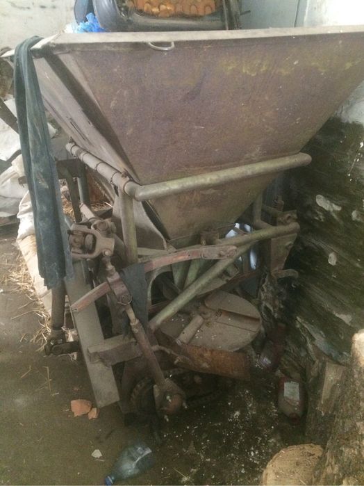 Розкидач мінеральних добрив