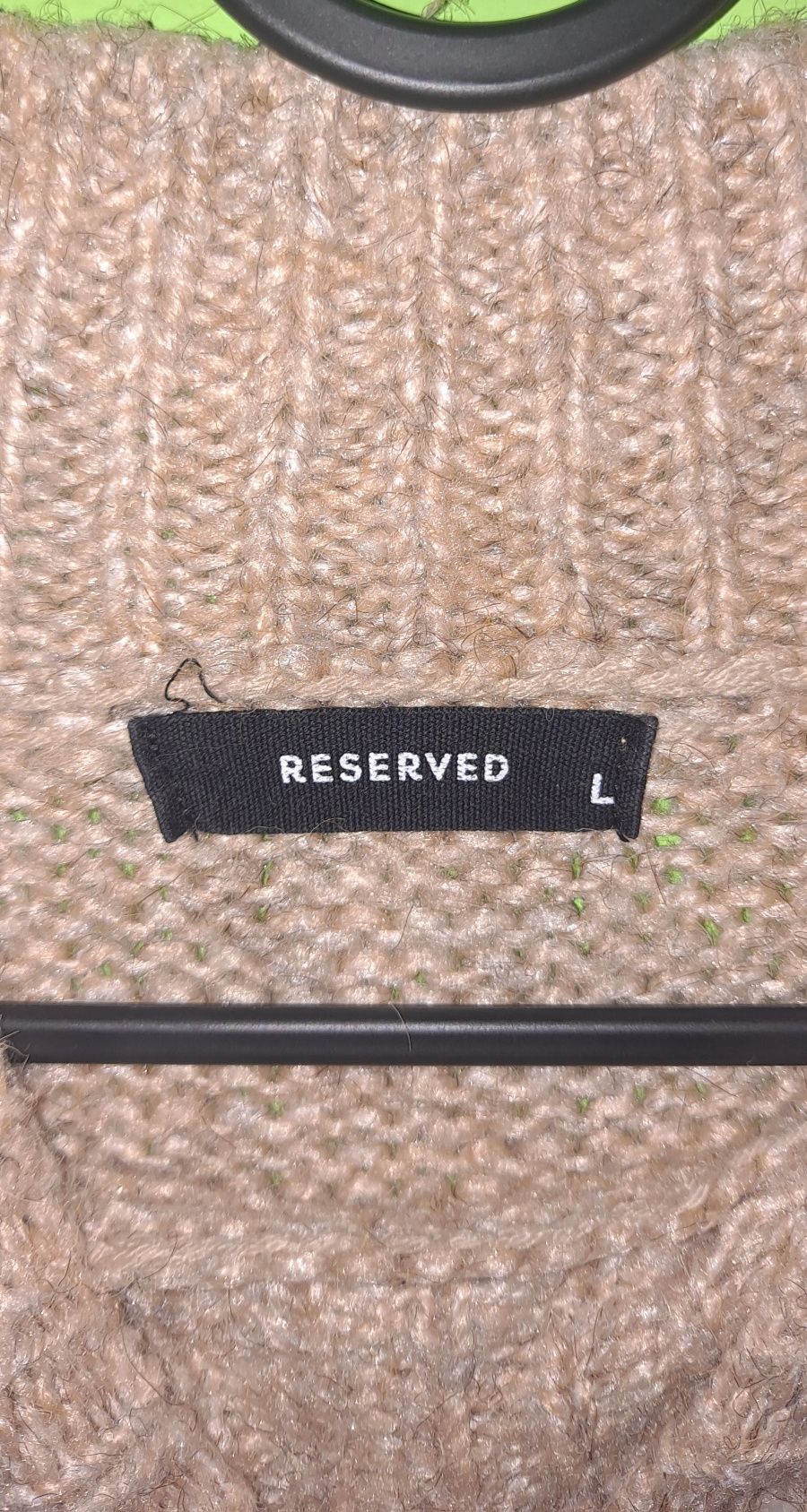 Sweter/ Reserved