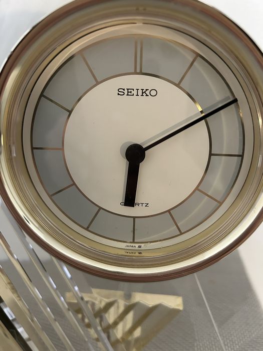 Elegancki stylowy zegar seiko