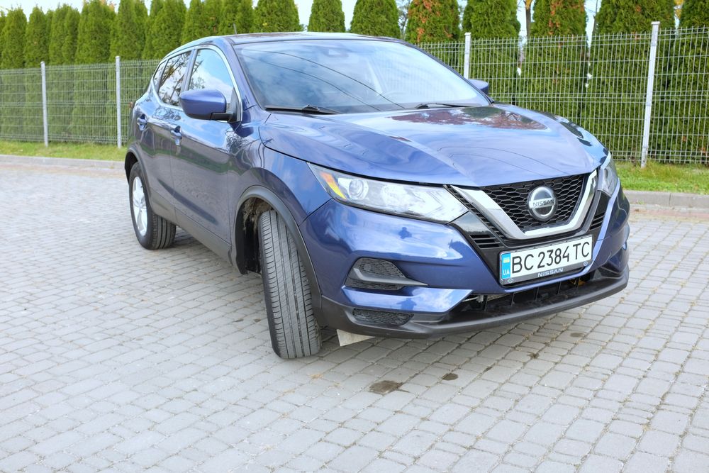 Продам nissan rogue sport 2020