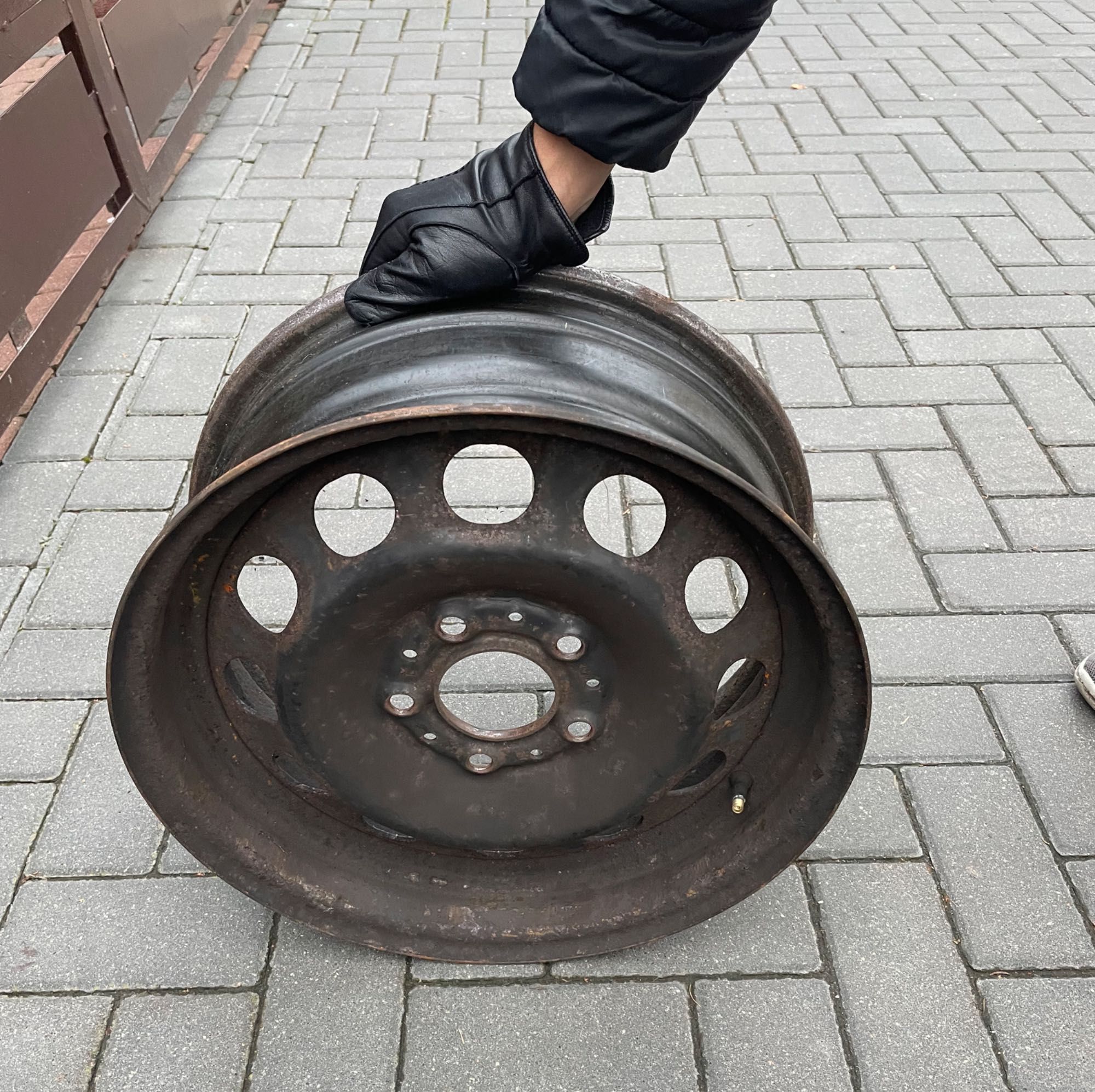 komplet letnich opon Firestone ROADHAWK 195/55 R16 87H +felgi+kołpaki